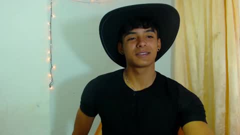 i  am lewis ly EDUARDO MEMDOZA15 online show from May 1, 3:03 pm