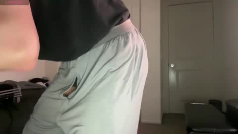 Dromaeosaurex online show from February 6, 9:50 am