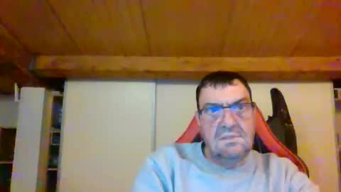 leyo1305 online show from December 22, 6:05 pm