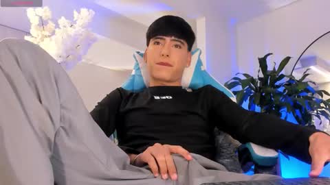 Liam online show from March 16, 5:44 am