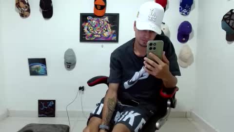 Andres online show from May 14, 10:52 pm