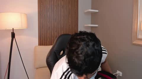 Snapshot of liam_colliins chatting on December 28, 11:41 am Liam Collins online show from December 28, 11:41 am