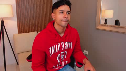 Snapshot of liam_colliins chatting on December 20, 11:32 am Liam Collins online show from December 20, 11:32 am