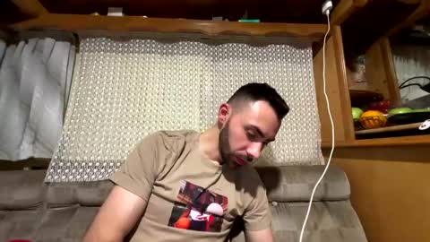 Snapshot of liam_daniel chatting on February 27, 10:20 pm Liam online show from February 27, 10:20 pm