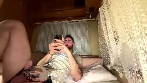 Snapshot of liam_daniel chatting on March 6, 7:43 pm Liam online show from March 6, 7:43 pm
