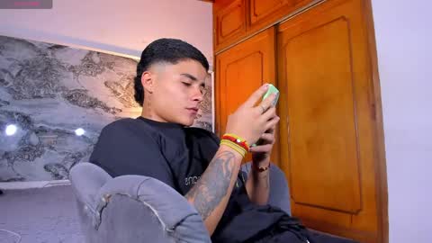 Liam online show from April 25, 9:01 pm