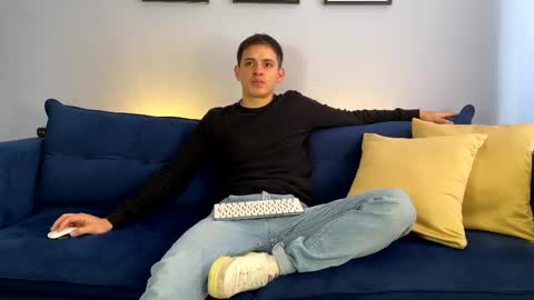 Snapshot of liam_enzho chatting on February 10, 2:37 pm Liam online show from February 10, 2:37 pm