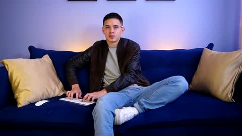 Snapshot of liam_enzho chatting on January 15, 1:09 pm Liam online show from January 15, 1:09 pm