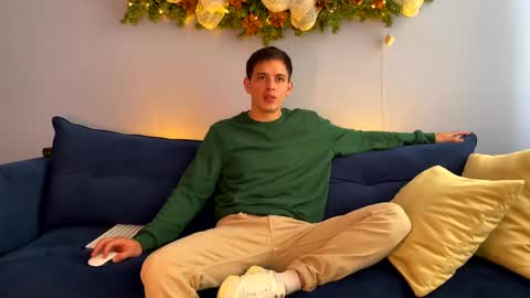 Snapshot of liam_enzho chatting on December 29, 5:12 pm Liam online show from December 29, 5:12 pm