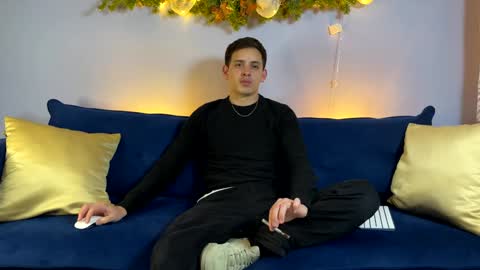 Snapshot of liam_enzho chatting on January 6, 3:31 am Liam online show from January 6, 3:31 am