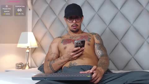 Liam Espinoza online show from October 31, 8:01 pm