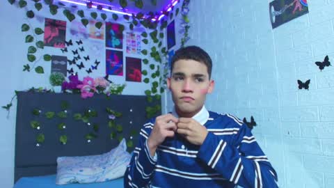 Snapshot of liam_honey18 chatting on September 27, 12:25 pm liam_honey18 online show from September 27, 12:25 pm