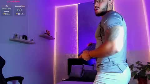 LIAM KLEIN online show from June 27, 12:22 pm