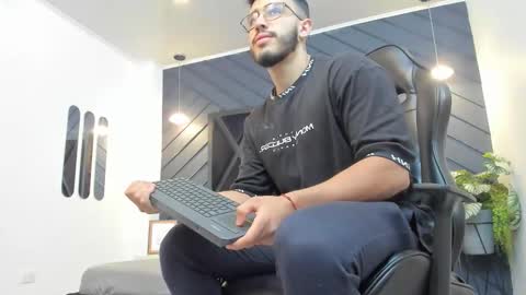 Snapshot of liam_kleiin chatting on September 29, 11:30 am LIAM KLEIN online show from September 29, 11:30 am