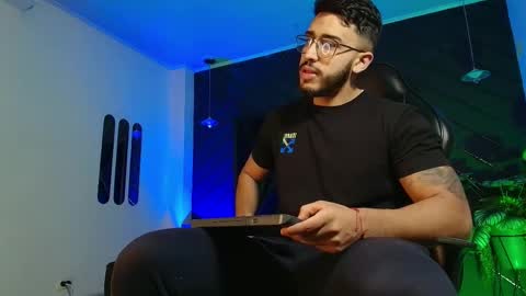 LIAM KLEIN online show from April 11, 11:36 am