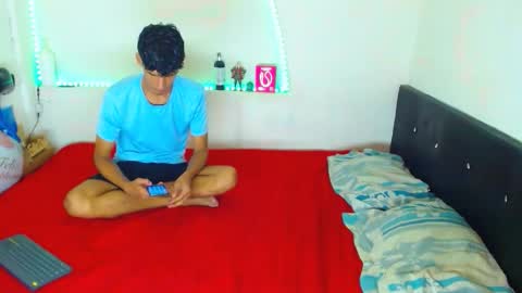 Snapshot of liam_mendoza chatting on October 23, 8:23 pm liam_mendoza online show from October 23, 8:23 pm