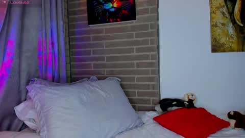 liam online show from April 26, 2:42 am