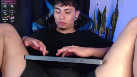 Snapshot of liam_ruiz_ chatting on October 22, 5:00 am Liam online show from October 22, 5:00 am