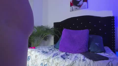 Call me Lian online show from April 29, 2:11 pm