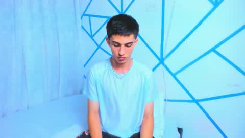 Snapshot of liam_scott77 chatting on November 2, 1:10 am Liam scott77 online show from November 2, 1:10 am