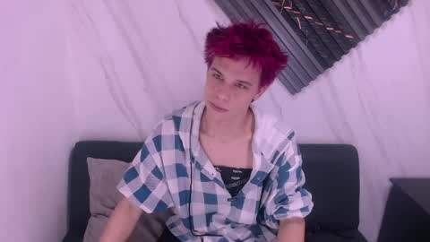 liam_york online show from April 26, 4:32 am