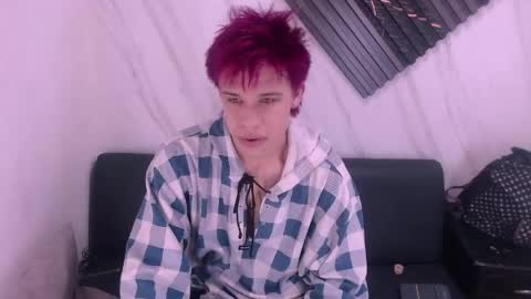 liam_york online show from April 27, 6:32 am