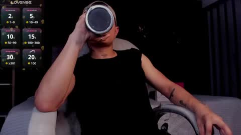 LiamDeep online show from May 13, 9:23 pm