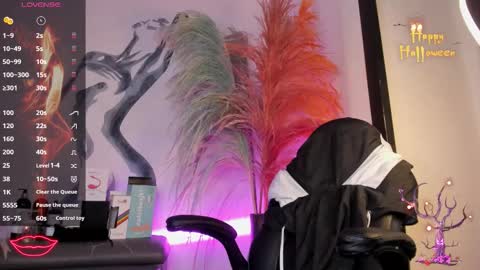 Snapshot of liamdeep_ chatting on October 30, 12:13 am LiamDeep online show from October 30, 12:13 am