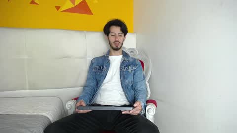 Snapshot of liamluxe chatting on January 24, 12:31 pm LiamLuxe online show from January 24, 12:31 pm