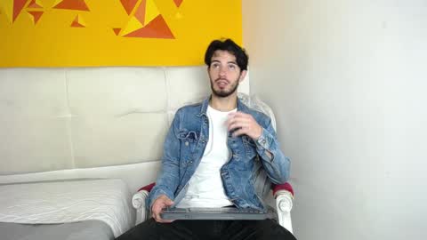 Snapshot of liamluxe chatting on January 5, 12:10 pm LiamLuxe online show from January 5, 12:10 pm