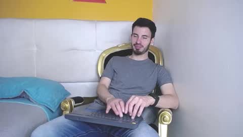 Snapshot of liamluxe chatting on September 28, 2:04 pm LiamLuxe online show from September 28, 2:04 pm