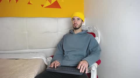Snapshot of liamluxe chatting on January 2, 12:03 pm LiamLuxe online show from January 2, 12:03 pm