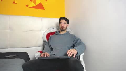 Snapshot of liamluxe chatting on March 5, 2:34 pm LiamLuxe online show from March 5, 2:34 pm
