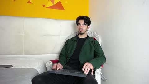Snapshot of liamluxe chatting on January 14, 12:14 pm LiamLuxe online show from January 14, 12:14 pm