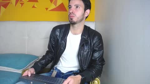Snapshot of liamluxe chatting on October 7, 1:15 pm LiamLuxe online show from October 7, 1:15 pm
