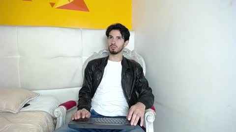 Snapshot of liamluxe chatting on December 26, 12:16 pm LiamLuxe online show from December 26, 12:16 pm