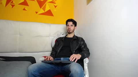 Snapshot of liamluxe chatting on March 3, 12:32 pm LiamLuxe online show from March 3, 12:32 pm