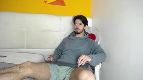 Snapshot of liamluxe chatting on January 26, 12:33 pm LiamLuxe online show from January 26, 12:33 pm