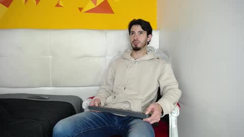 Snapshot of liamluxe chatting on February 11, 12:27 pm LiamLuxe online show from February 11, 12:27 pm