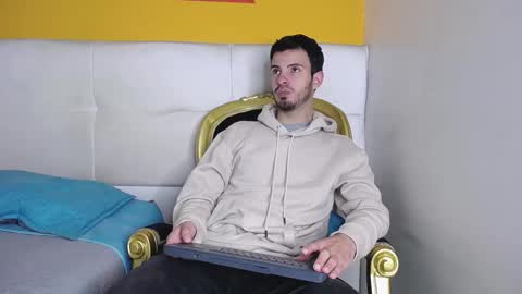 Snapshot of liamluxe chatting on September 22, 12:37 pm LiamLuxe online show from September 22, 12:37 pm