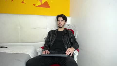 Snapshot of liamluxe chatting on January 23, 12:30 pm LiamLuxe online show from January 23, 12:30 pm