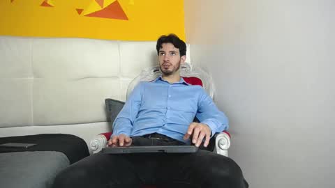 Snapshot of liamluxe chatting on March 4, 12:44 pm LiamLuxe online show from March 4, 12:44 pm