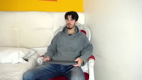 Snapshot of liamluxe chatting on December 2, 12:16 pm LiamLuxe online show from December 2, 12:16 pm