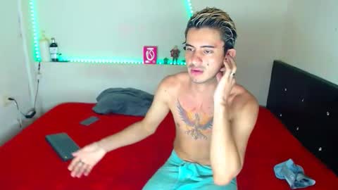 LIAM  KAI online show from April 24, 3:09 am