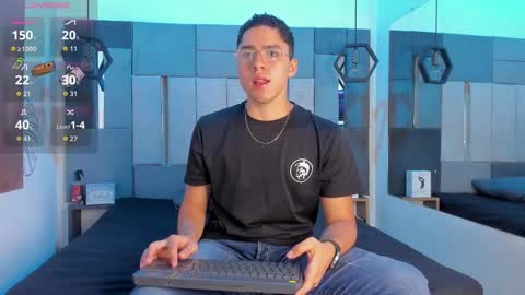 Liam online show from November 30, 1:13 pm