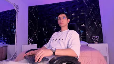 Liam online show from March 7, 8:06 pm