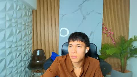 Snapshot of liamwoker chatting on September 19, 11:43 am Liam online show from September 19, 11:43 am