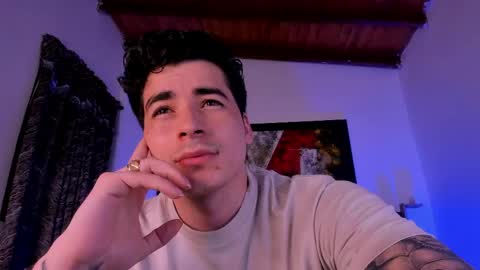 liamwyatt_ online show from May 16, 3:26 am