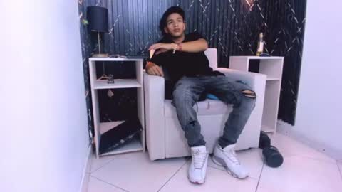 Lian Jacob online show from June 14, 2:24 am