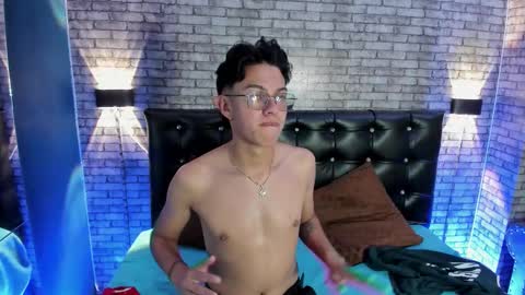 lian_prince online show from March 9, 8:03 pm